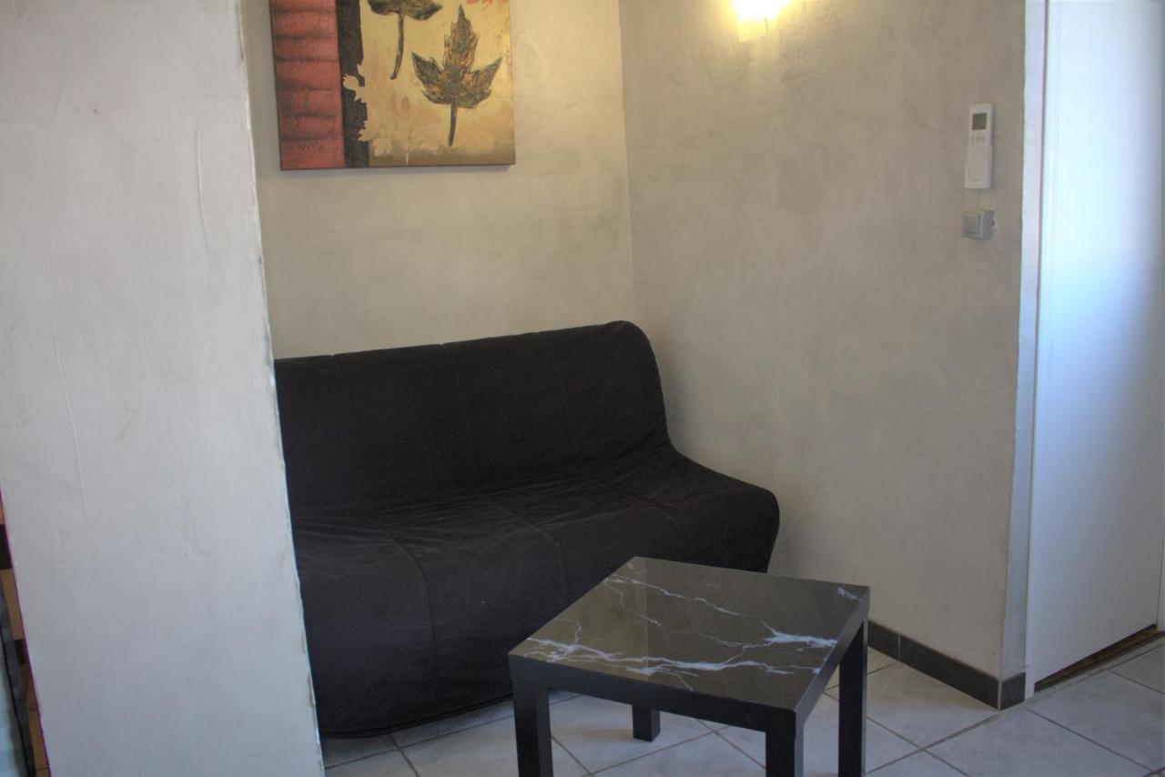 Logis Hotel Le Clement V Roquemaure  Exterior foto