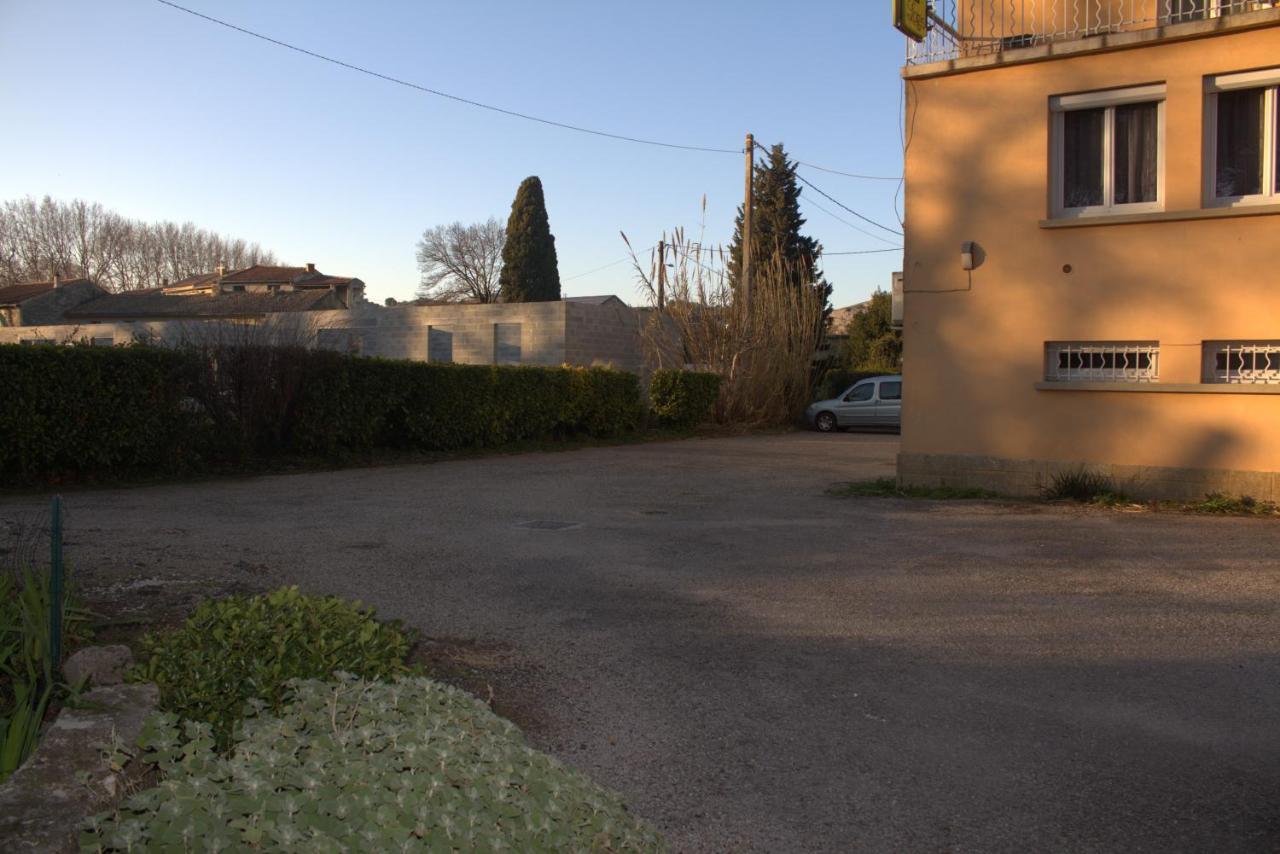 Logis Hotel Le Clement V Roquemaure  Exterior foto